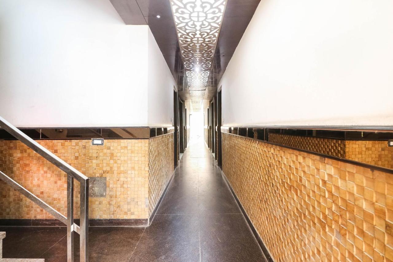 Spot On Hotel Grace Near Star Mall Гургаон Екстериор снимка